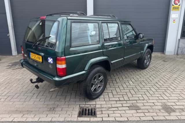 Jeep Cherokee (1999) thumbnail 3