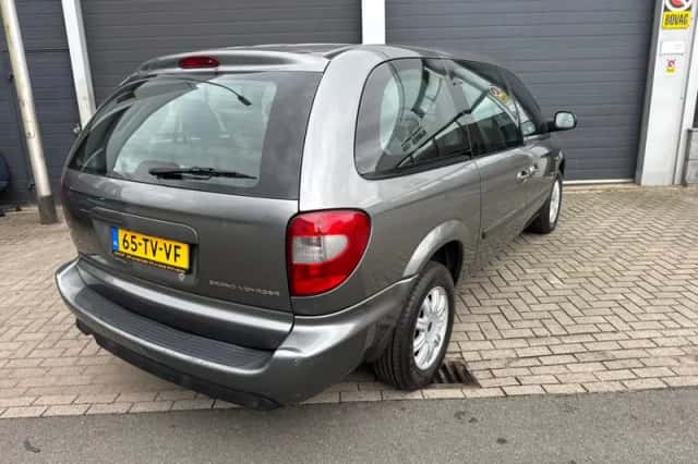 Chrysler GRAND VOYAGER (2007) thumbnail 3