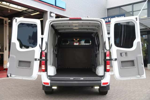 Mercedes-Benz Sprinter (2018) thumbnail 3