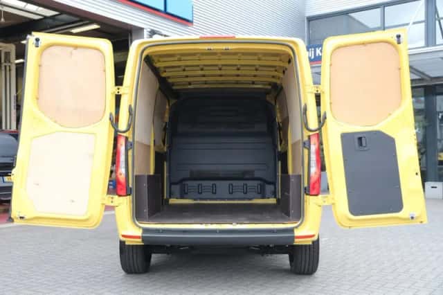 Mercedes-Benz Sprinter (2021) thumbnail 3