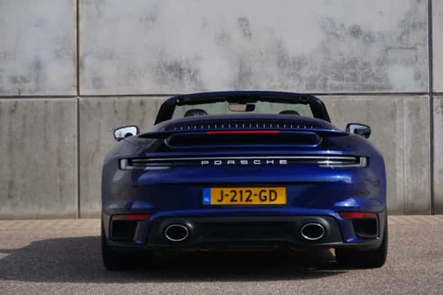 Porsche 911 (2020) thumbnail 24