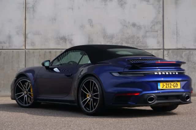 Porsche 911 (2020) thumbnail 4