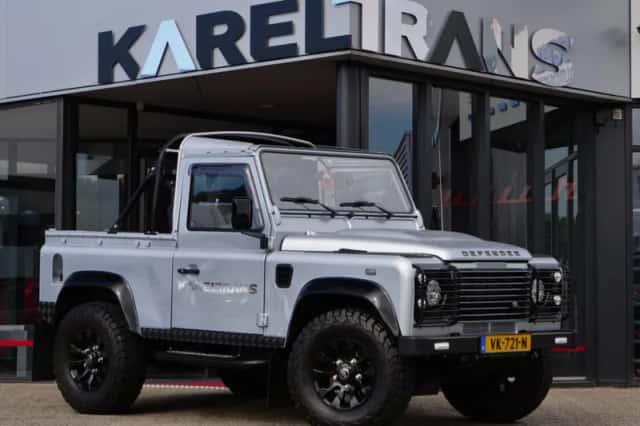 Land Rover Defender (2011) thumbnail 1
