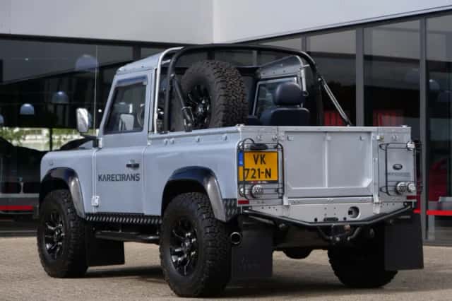 Land Rover Defender (2011) thumbnail 15