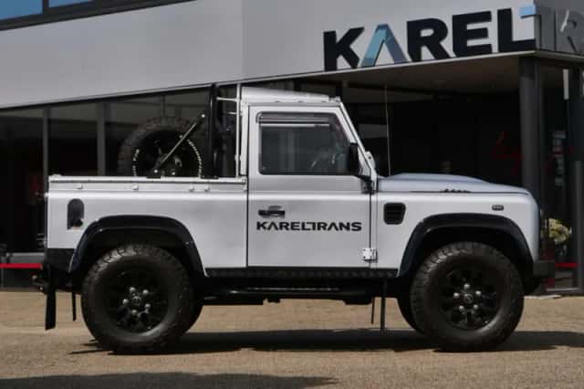 Land Rover Defender (2011) thumbnail 18