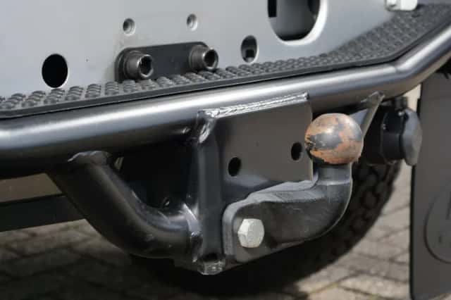 Land Rover Defender (2011) thumbnail 23