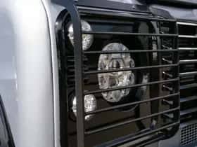 Land Rover Defender (2011) thumbnail 29