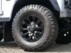 Land Rover Defender (2011) thumbnail 30
