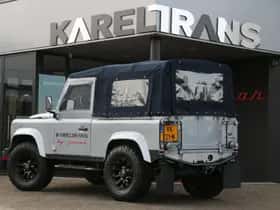 Land Rover Defender (2011) thumbnail 4