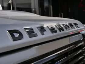 Land Rover Defender (2011) thumbnail 31