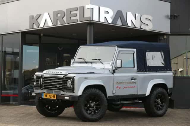 Land Rover Defender (2011) thumbnail 37