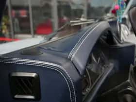 Land Rover Defender (2011) thumbnail 8