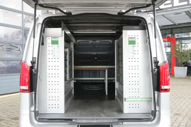 Mercedes-Benz Vito (2021) thumbnail 4