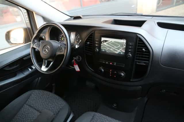Mercedes-Benz Vito (2021) thumbnail 5