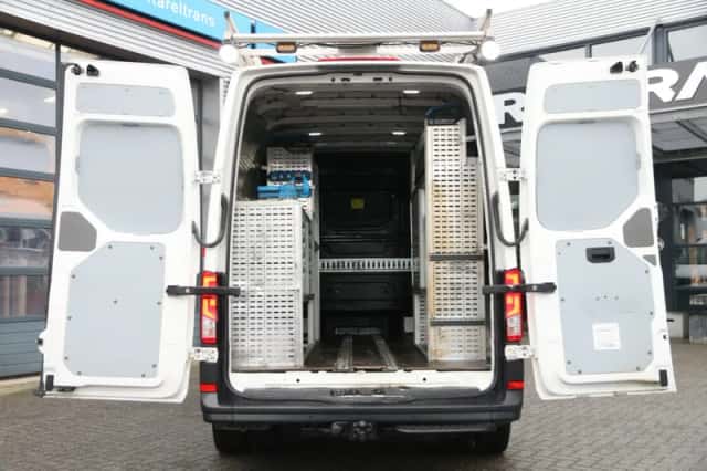 Volkswagen Crafter (2018) thumbnail 3