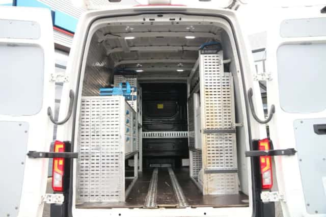 Volkswagen Crafter (2018) thumbnail 4