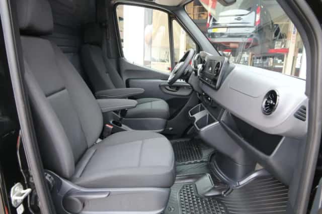 Mercedes-Benz Sprinter (2020) thumbnail 9