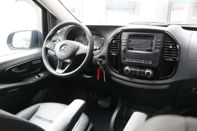 Mercedes-Benz Vito (2023) thumbnail 5