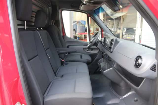 Mercedes-Benz Sprinter (2019) thumbnail 9