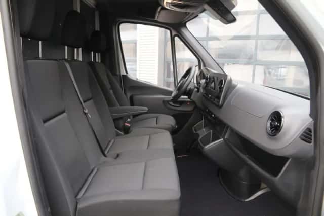 Mercedes-Benz Sprinter (2021) thumbnail 9