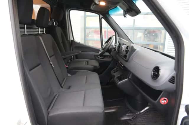 Mercedes-Benz Sprinter (2021) thumbnail 9