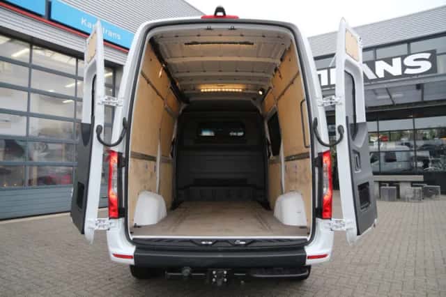 Mercedes-Benz Sprinter (2021) thumbnail 3