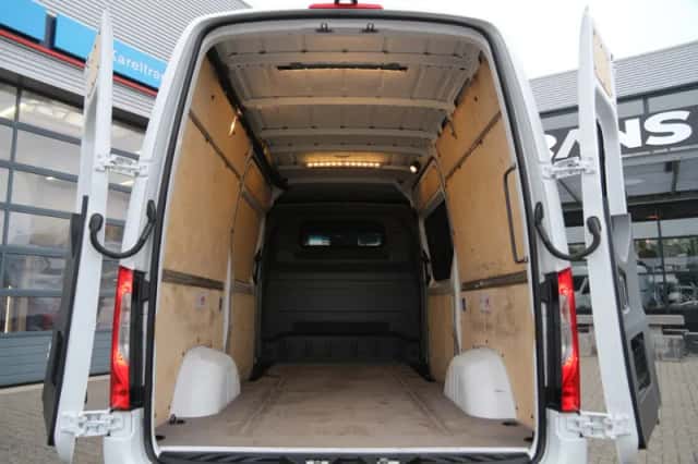 Mercedes-Benz Sprinter (2021) thumbnail 4