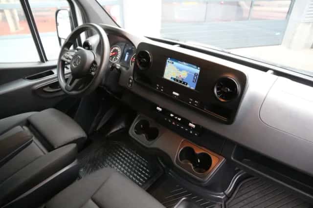 Mercedes-Benz Sprinter (2021) thumbnail 5