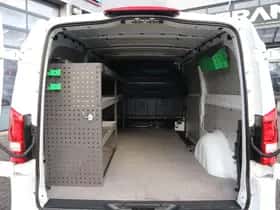Mercedes-Benz Vito (2023) thumbnail 4