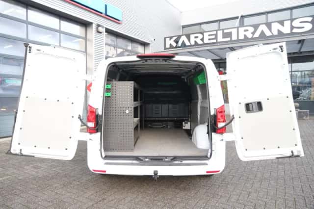 Mercedes-Benz Vito (2023) thumbnail 3