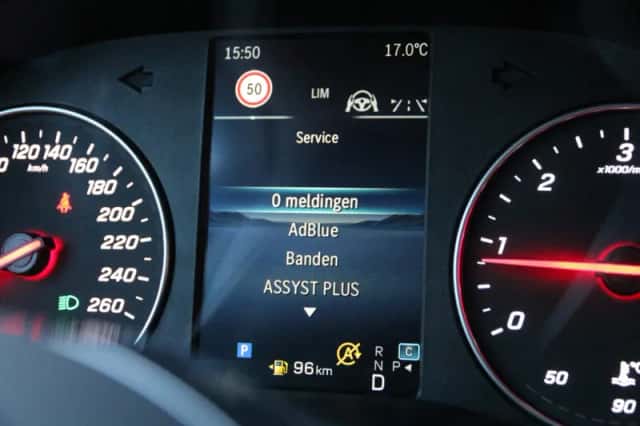 Mercedes-Benz Vito (2024) thumbnail 7