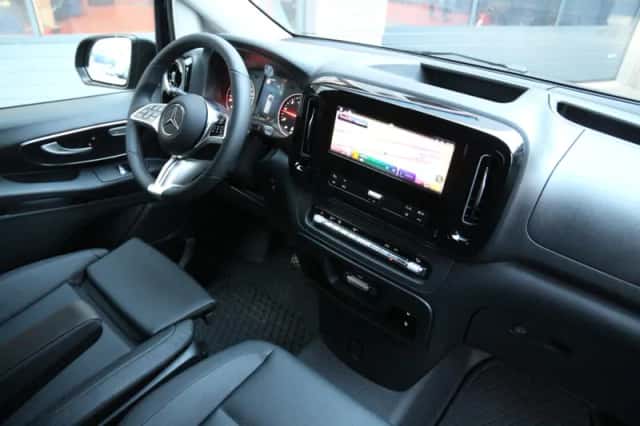 Mercedes-Benz Vito (2024) thumbnail 5
