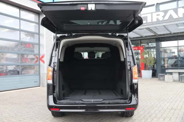Mercedes-Benz Vito (2024) thumbnail 3