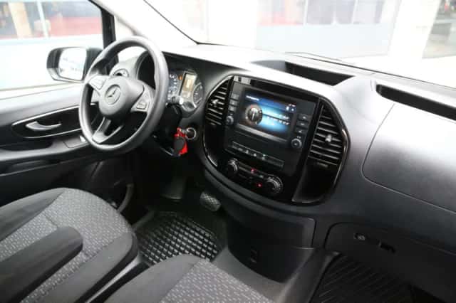 Mercedes-Benz Vito (2022) thumbnail 5