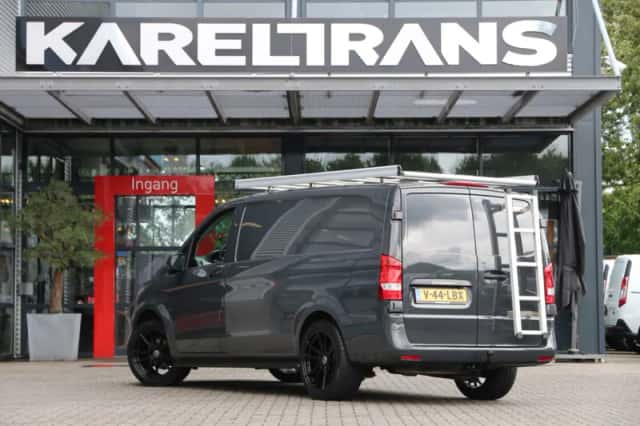 Mercedes-Benz Vito (2022) thumbnail 2