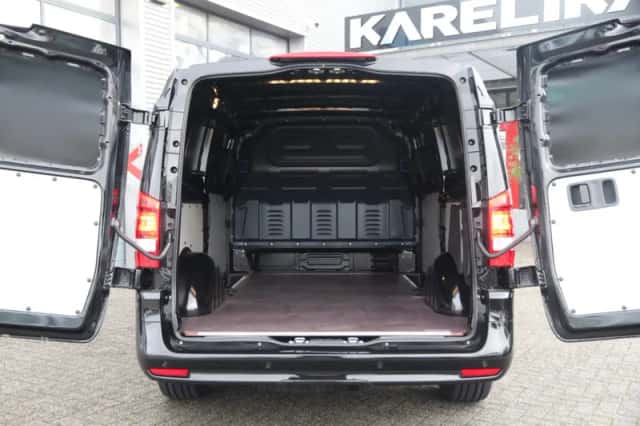 Mercedes-Benz Vito (2024) thumbnail 3
