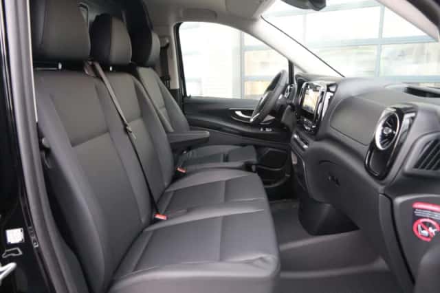 Mercedes-Benz Vito (2024) thumbnail 9