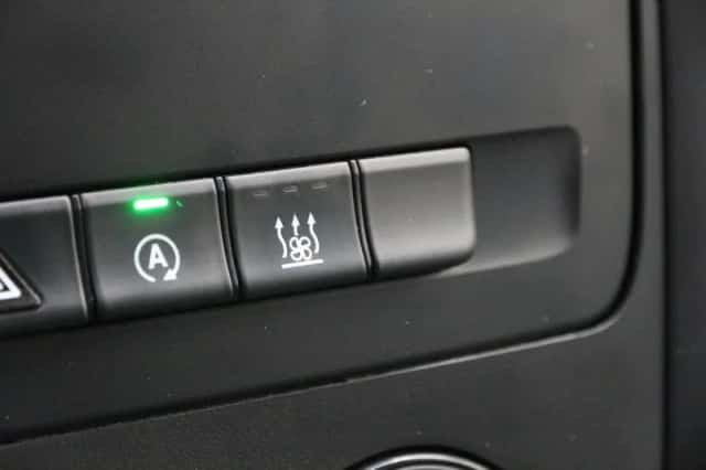 Mercedes-Benz Vito (2023) thumbnail 14