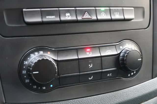 Mercedes-Benz Vito (2023) thumbnail 18