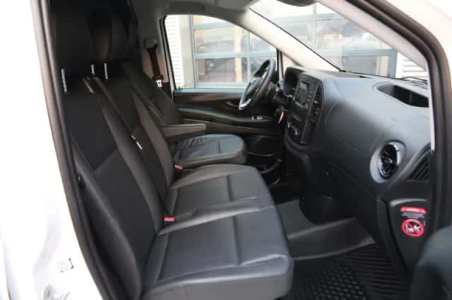 Mercedes-Benz Vito (2023) thumbnail 9