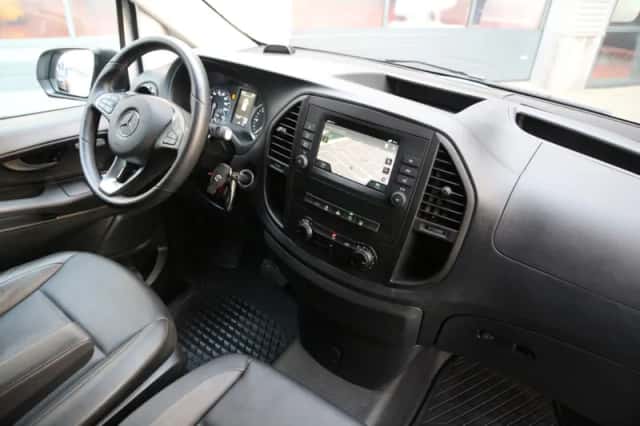 Mercedes-Benz Vito (2023) thumbnail 5