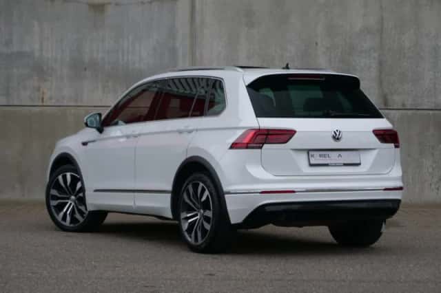 Volkswagen Tiguan (2016) thumbnail 2