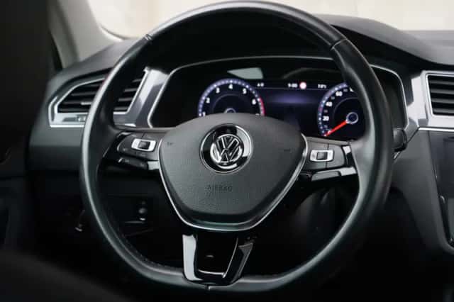 Volkswagen Tiguan (2016) thumbnail 5