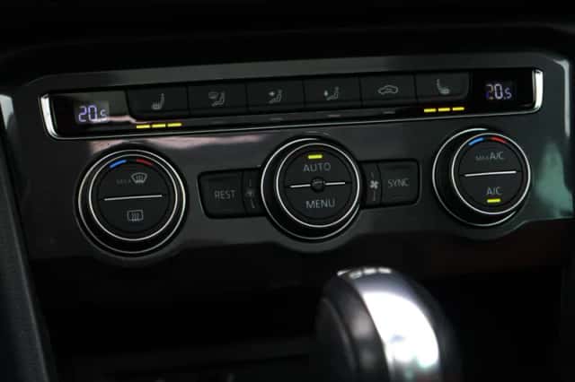 Volkswagen Tiguan (2016) thumbnail 9