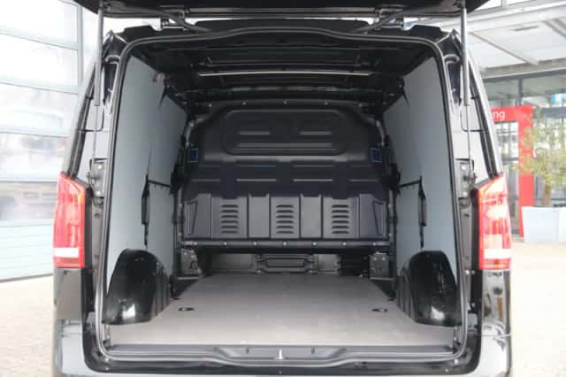 Mercedes-Benz Vito (2019) thumbnail 4