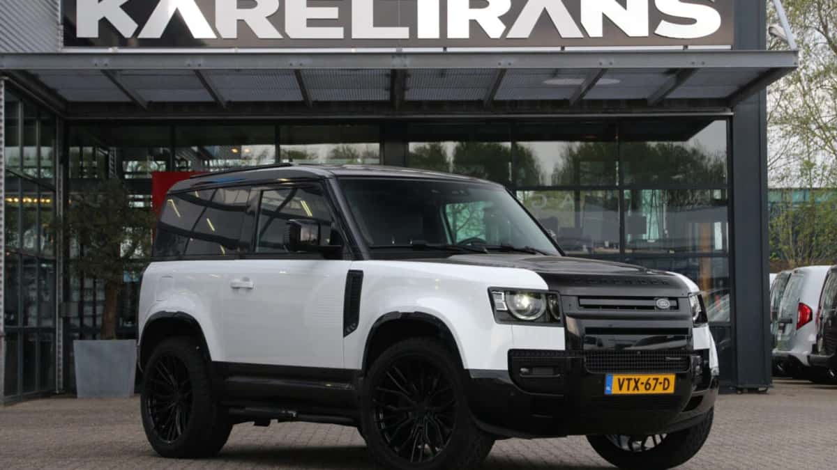 Land Rover Defender (2023) — foto 1