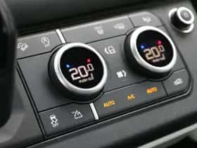 Land Rover Defender (2023) thumbnail 11