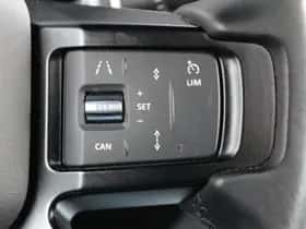 Land Rover Defender (2023) thumbnail 13