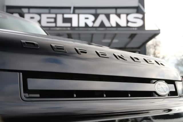 Land Rover Defender (2023) thumbnail 15