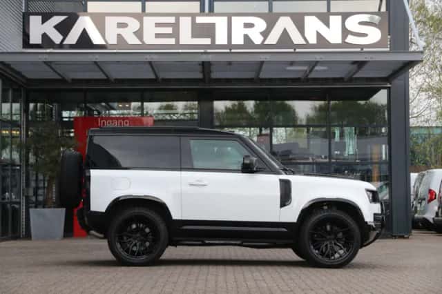 Land Rover Defender (2023) thumbnail 17